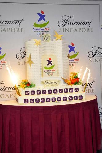 Fairmont Singapore酒店为新加坡青年奥运会准备的蛋糕